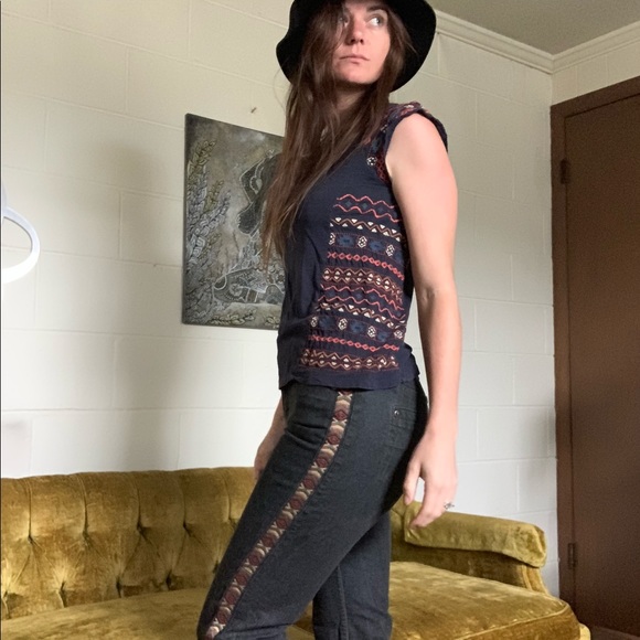 💛 Lucky brand navy blue side embroidered tank top - Picture 2 of 14